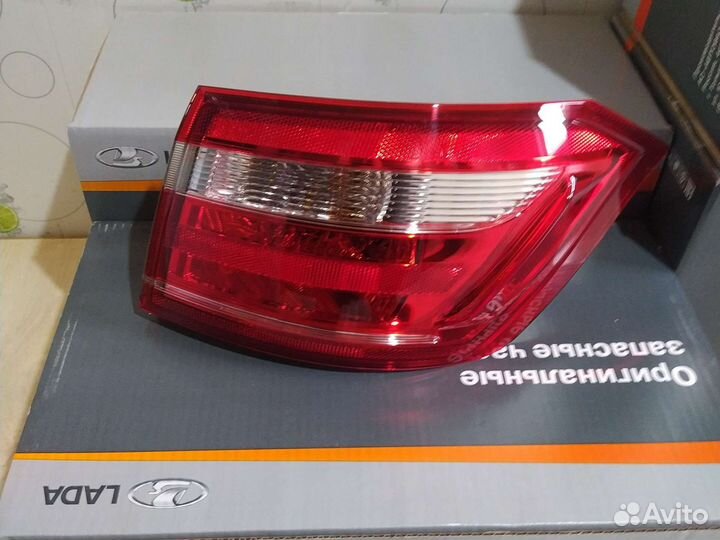 Задний правый фонарь Лада Веста