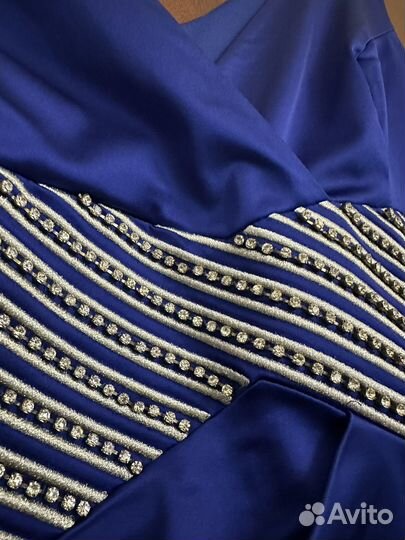 Вечернее платье атласное со стразами