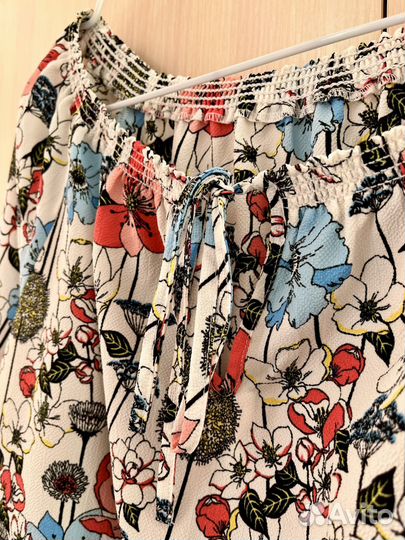 Летняя цветочная блуза с резинкой на плечах, M