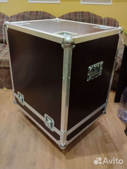Туровый кофр для басового кабинета