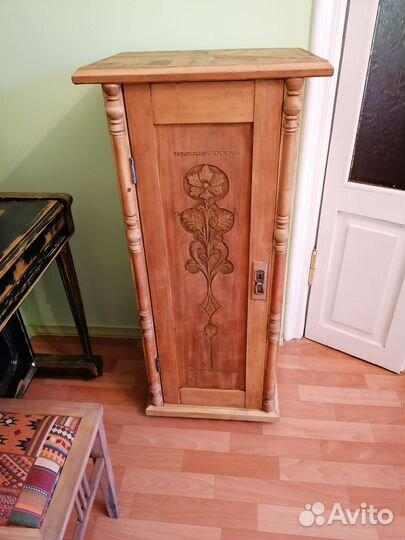 Тумбочка под патефон старинная