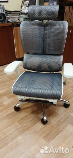 Эргономичное кресло Expert Fly с подножкой