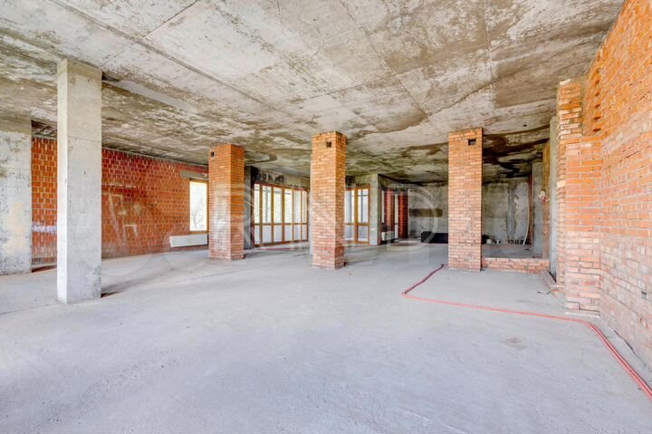 4-к. квартира, 232 м², 2/6 эт.
