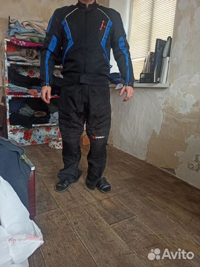 Защитный мотокостюм