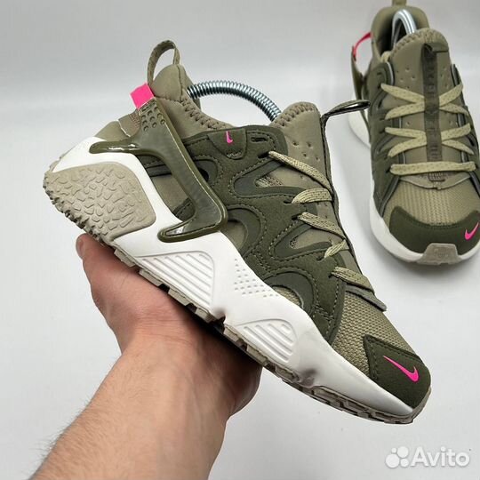 Кроссовки женские Nike Air Huarache Craft