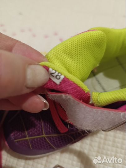 Кроссовки для девочки