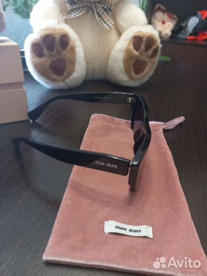 Солнцезащитные очки miu miu
