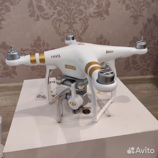 Продаю квадрокоптер Phantom 3 SE