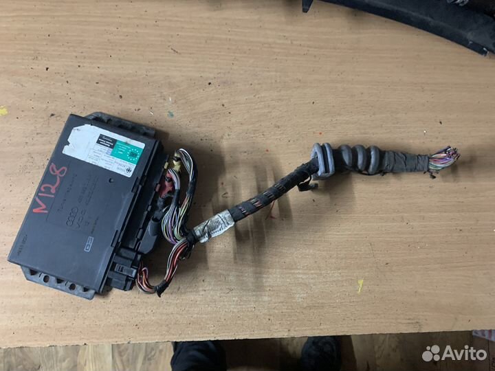 Блок управления центральным замком audi A6