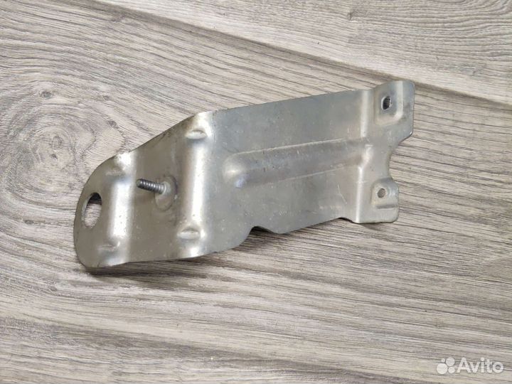 Кронштейн защиты передний левый BMW X3 F25