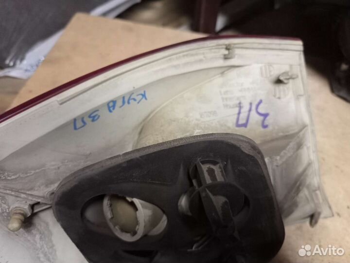 Фонарь задний правый с кузова Ford Kuga 1 2008гв