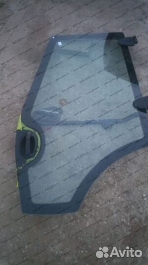 Case 580 Стекло кузовное нижнее правое, левое