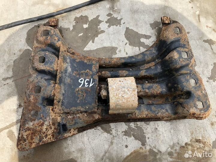 Кронштейн кпп S350 221