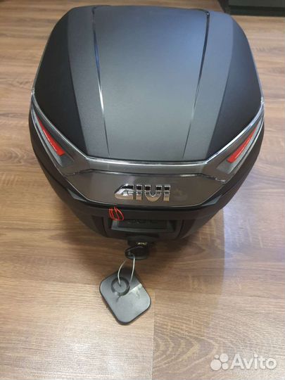 Центральный кофр Givi C30NT