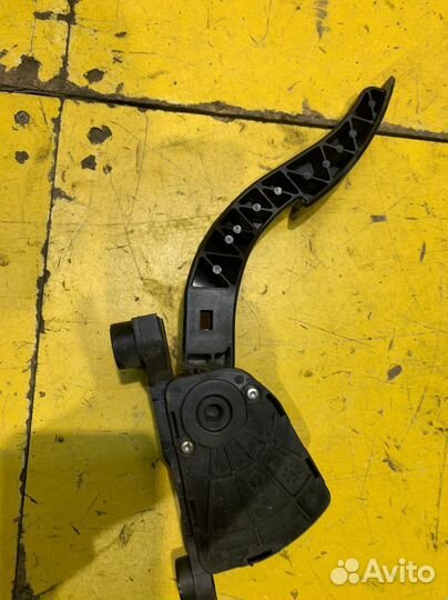 Педаль газа Kia Rio 3