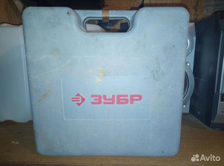 Аккумуляторная дрель шуруповерт Зубр