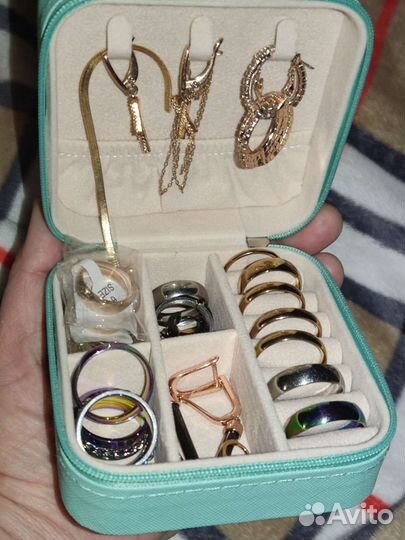 Компактная шкатулка для ювелир.украшений