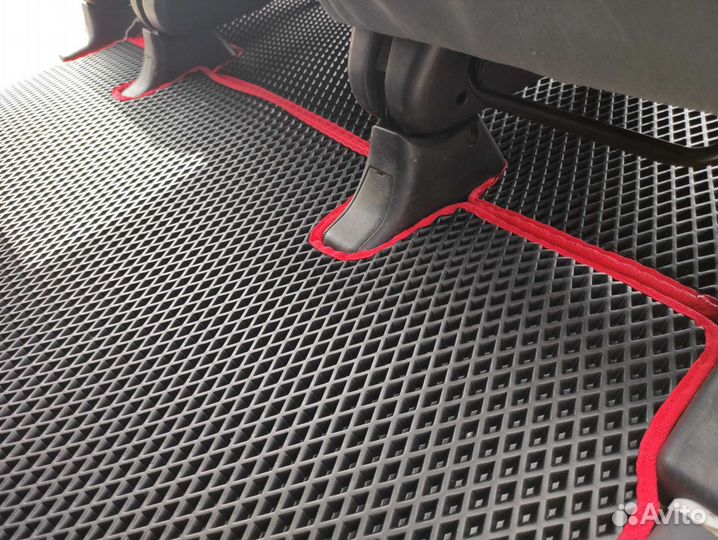 Автоковрики для Toyota Noah/Voxy 70