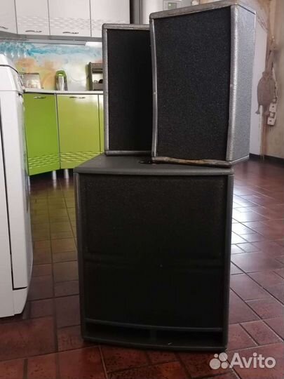 Акустические колонки с сабуфером