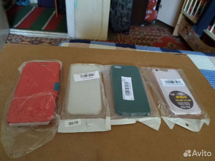 Продаю новые чехлы на телефон ipone 5s,белый прозр