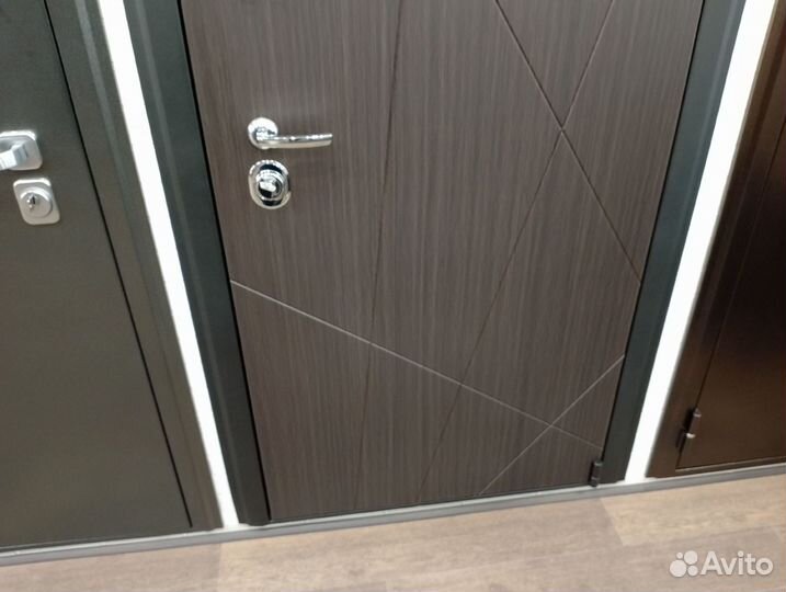 Входная дверь