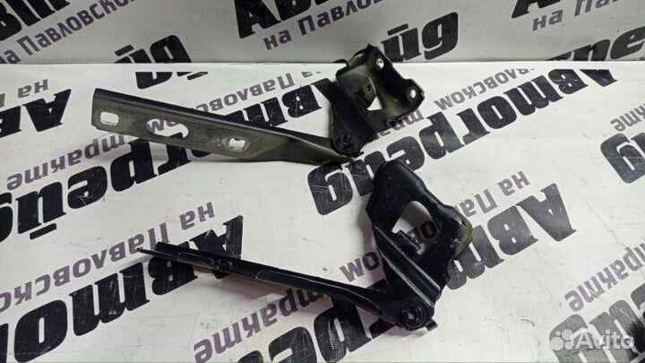 Крепление капота Audi A4 8K2 CDN 11.07.2011