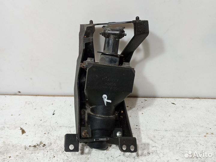 Форсунка омывателя фары Mazda 3 2003-2009