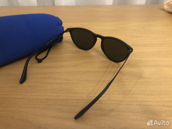 Солнцезащитные очки Ray ban