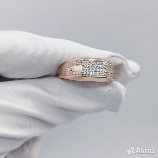 Золотое кольцо с камнем 20р