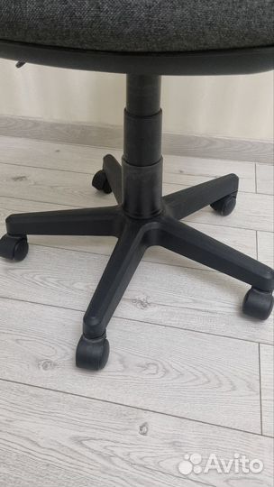 Компьютерное офисное кресло