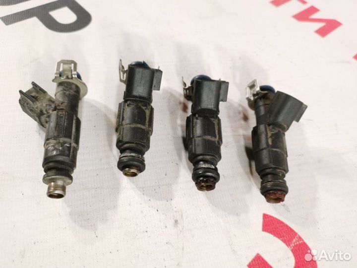 Форсунка топливная Ford Focus хетчбек 2.0 aoda