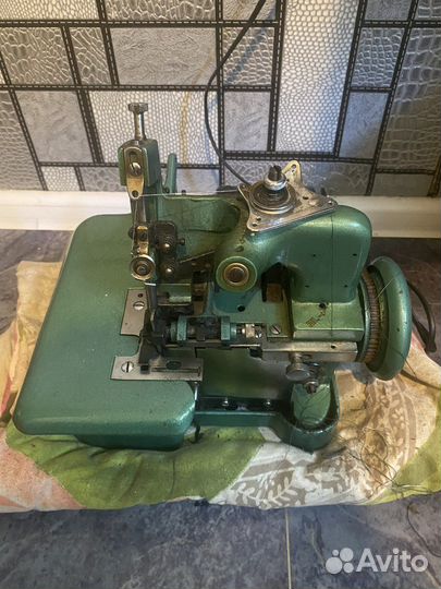 Швейная машина typical