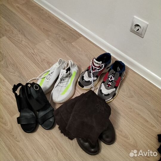 Вещи и обувь пакетом на девушку