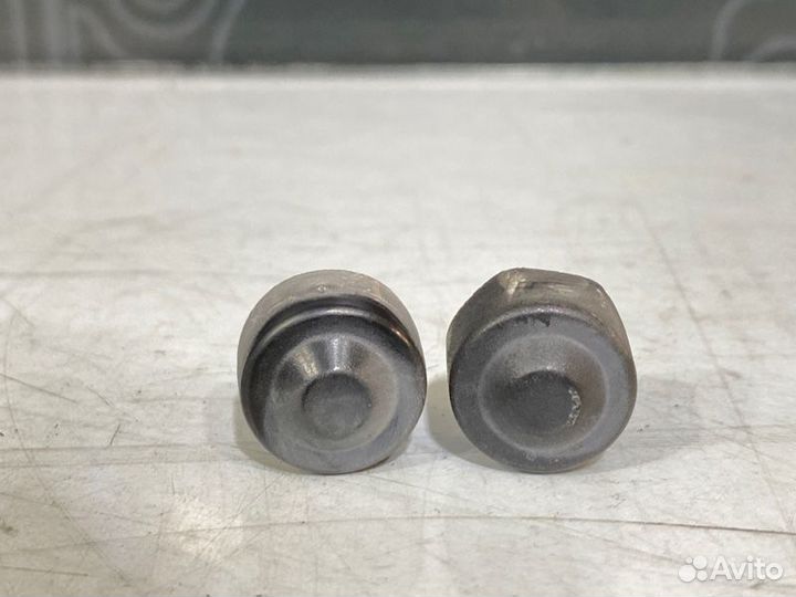 Заглушка Bmw X5 E53 N62B44 2005