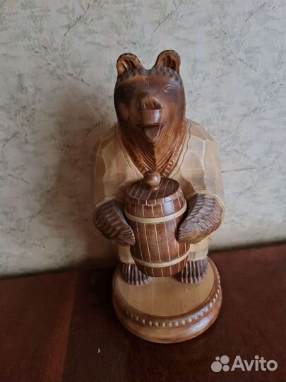 Медведь из дерева