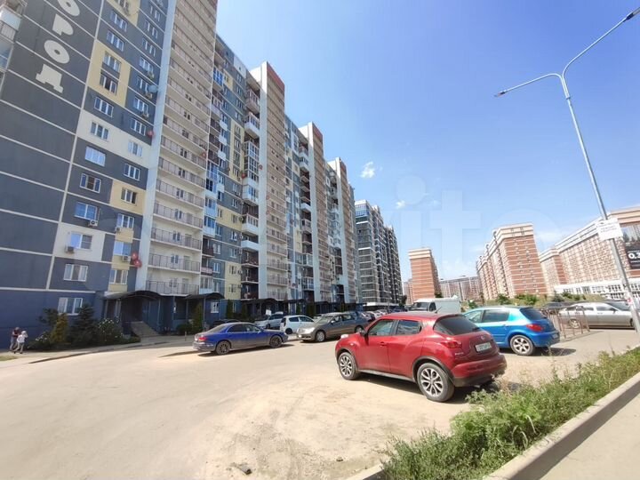 Помещение на въезде в ЖК 