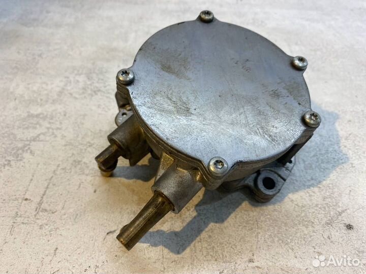 Вакуумный насос Land Rover Pierburg LR082226