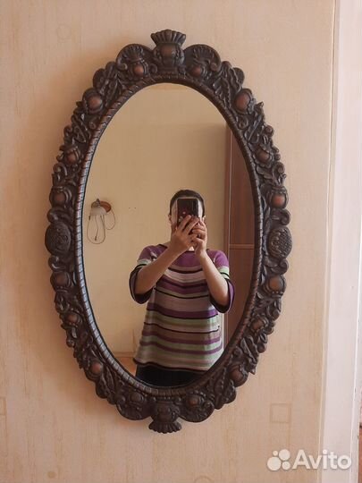 Зеркало настенное в раме