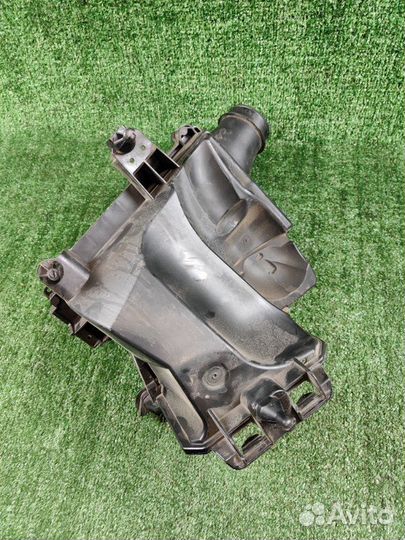 Корпус воздушного фильтра Mercedes-Benz Gla-Class