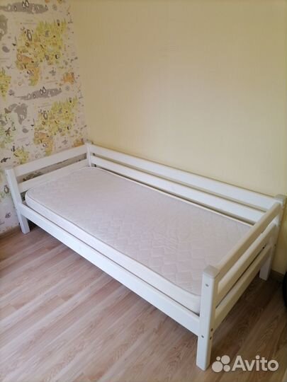 Кровать из массива сосны