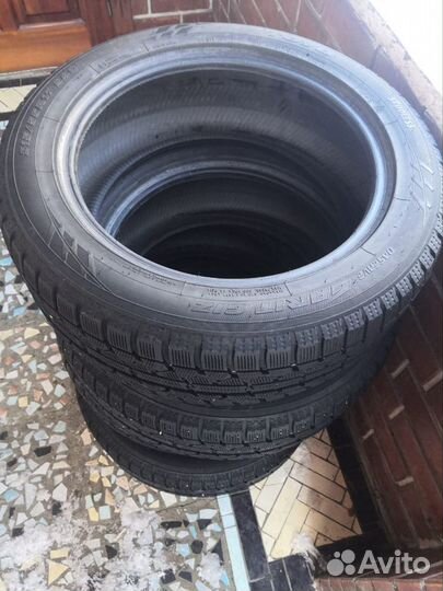 Toyo Observe Garit GIZ 215/55 R17 94Q