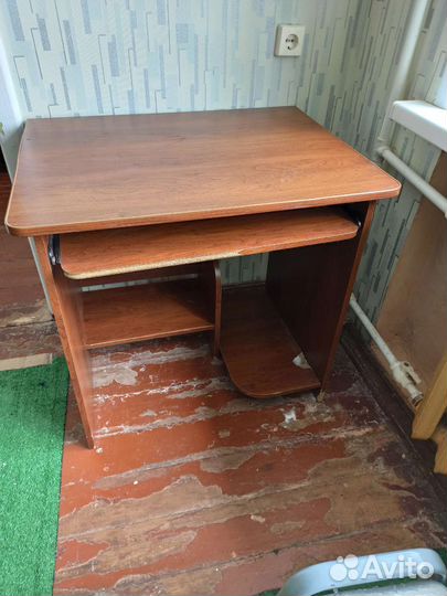 Компьютерный стол 63 на 80