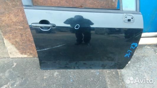 Дверь передняя правая toyota corolla verso 2 (82L1