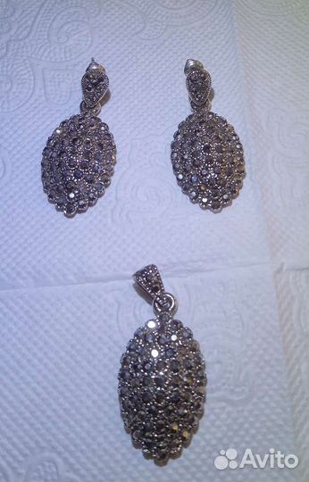 Серьги и кулон