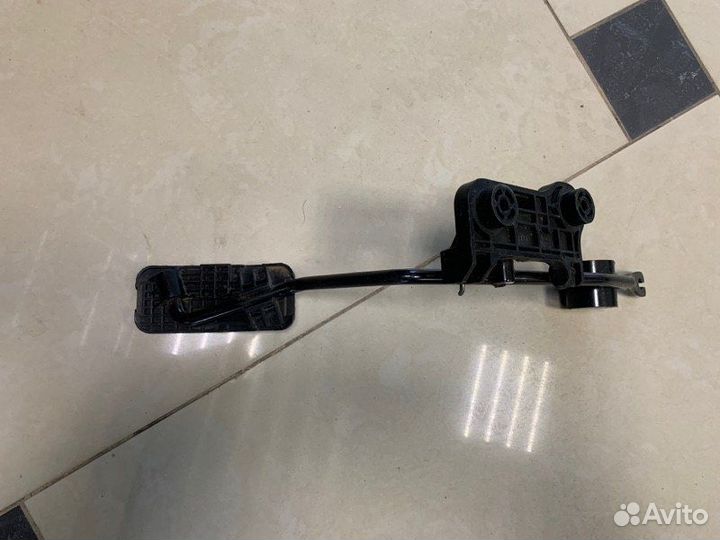 Педаль газа Hyundai Elantra HD G4FC 2010