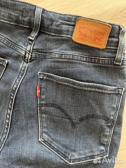 Джинсы Levis