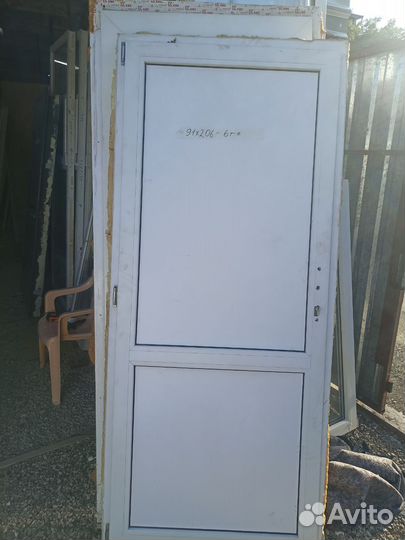 Дверь пластиковая