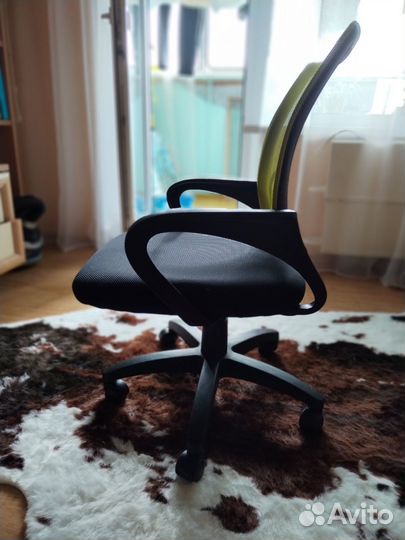 Офисное кресло