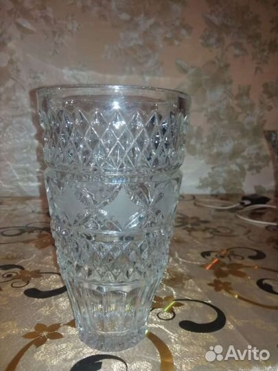 Хрустальная ваза