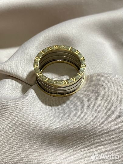 Золотое кольцо bvlgari